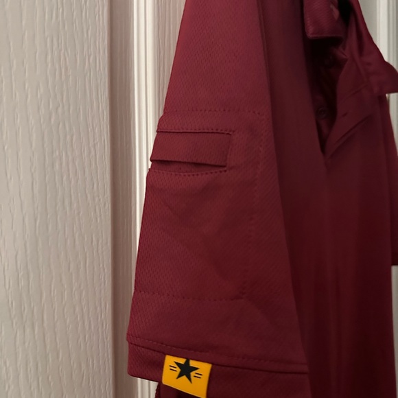 Brand New Men’s XL maroon polo.Brand new and never worn - Picture 3 of 4